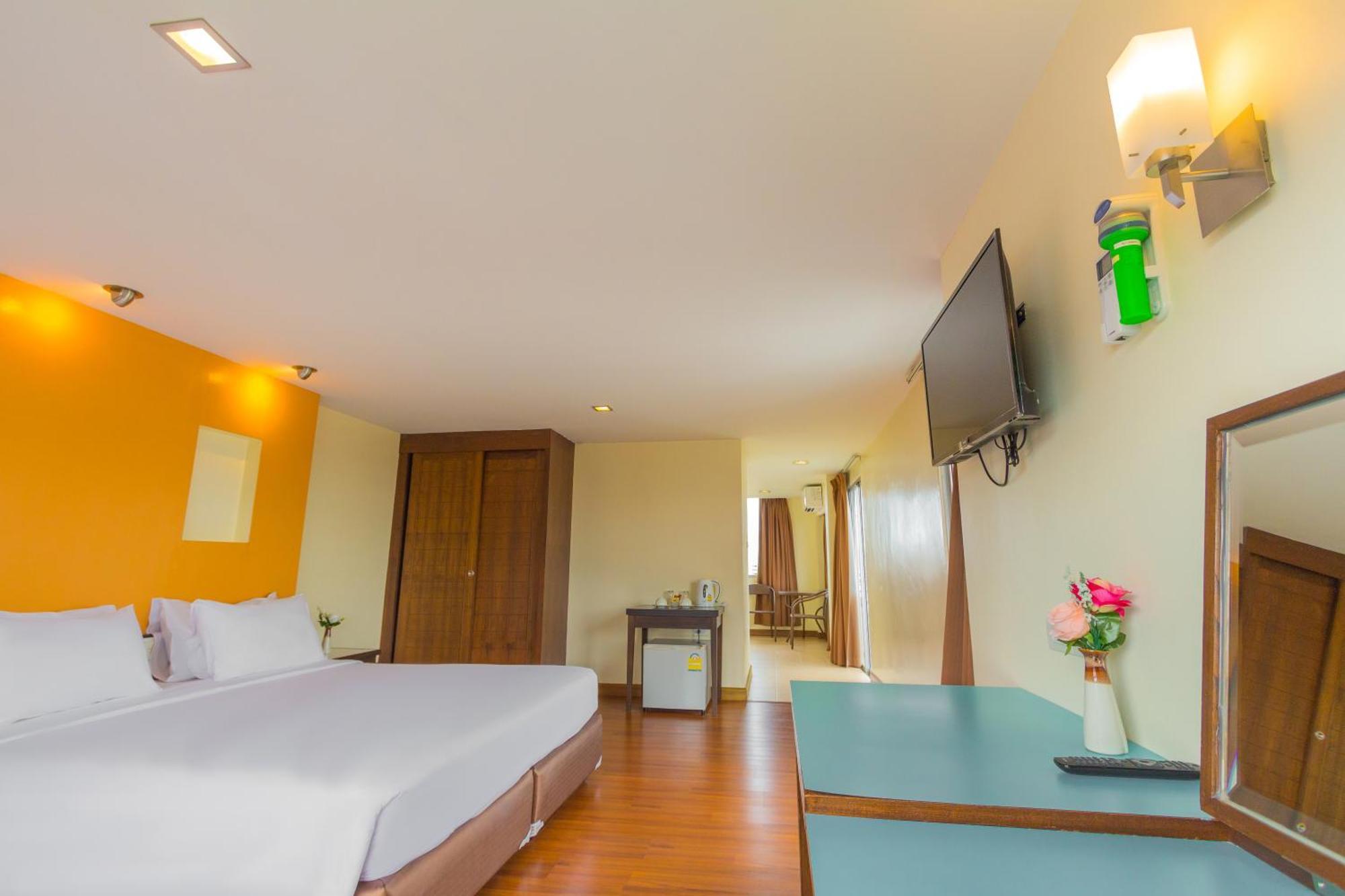Mayflower Grande Hotel Chiang Mai Exterior foto