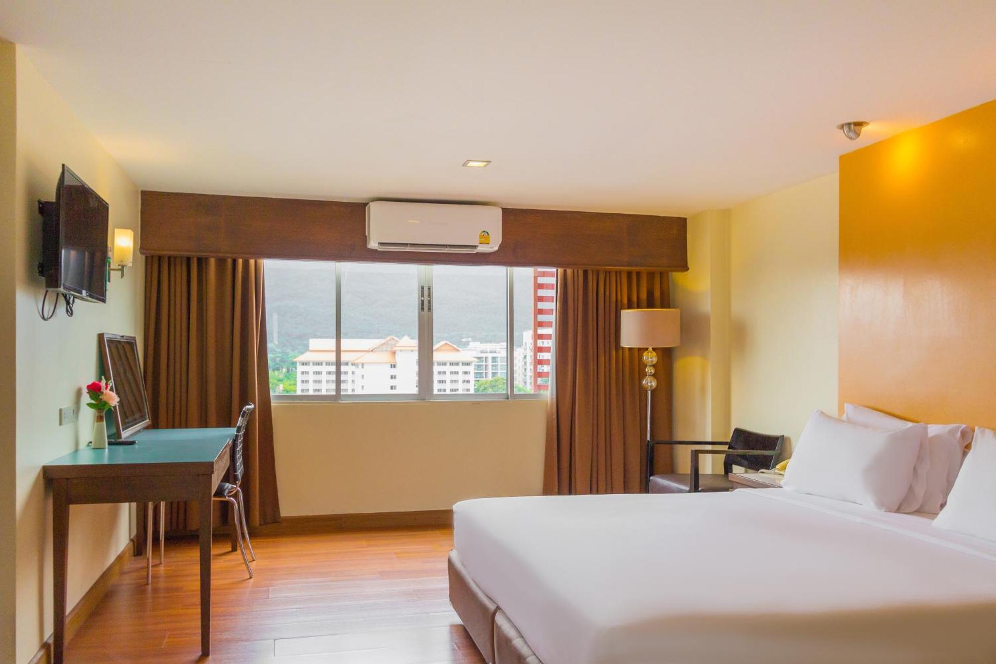 Mayflower Grande Hotel Chiang Mai Exterior foto