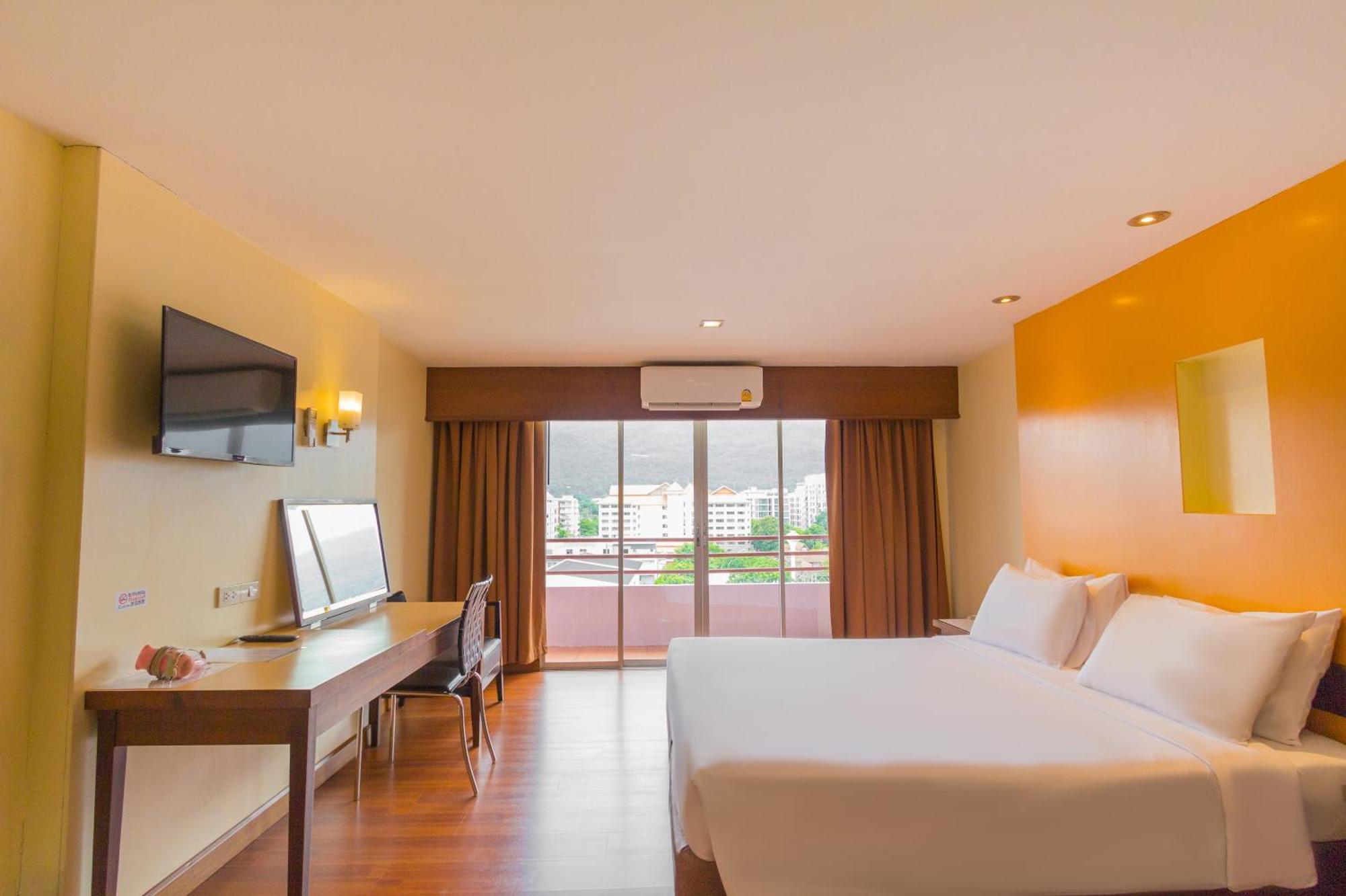 Mayflower Grande Hotel Chiang Mai Exterior foto
