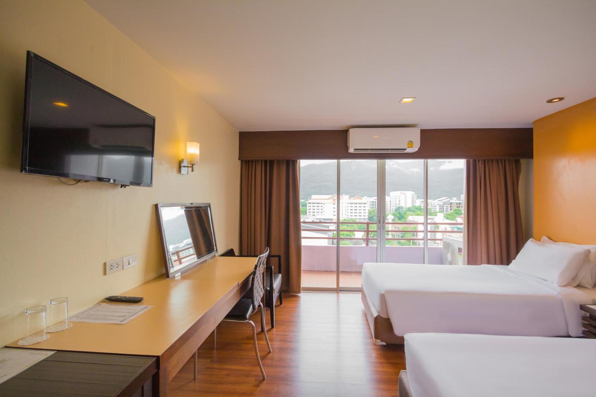 Mayflower Grande Hotel Chiang Mai Exterior foto