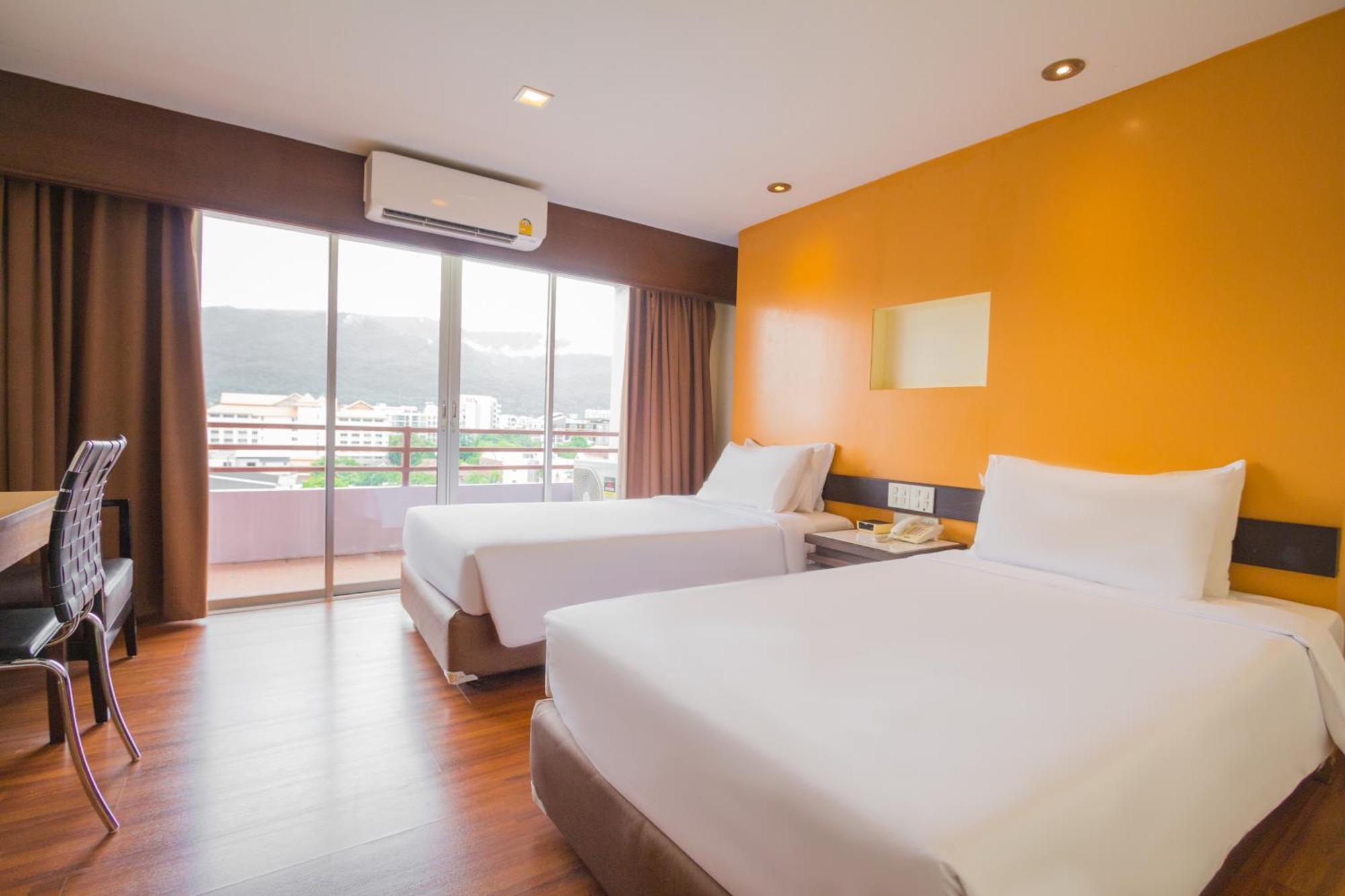 Mayflower Grande Hotel Chiang Mai Exterior foto