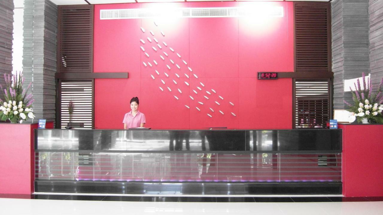 Mayflower Grande Hotel Chiang Mai Exterior foto